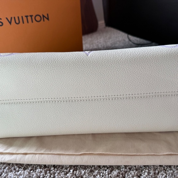 Empreinte Monogram Giant Onthego MM Latte Bubble Tea - Picture 13 of 13